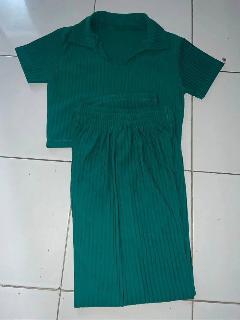 setelan crop top dan celana kulot photo 1