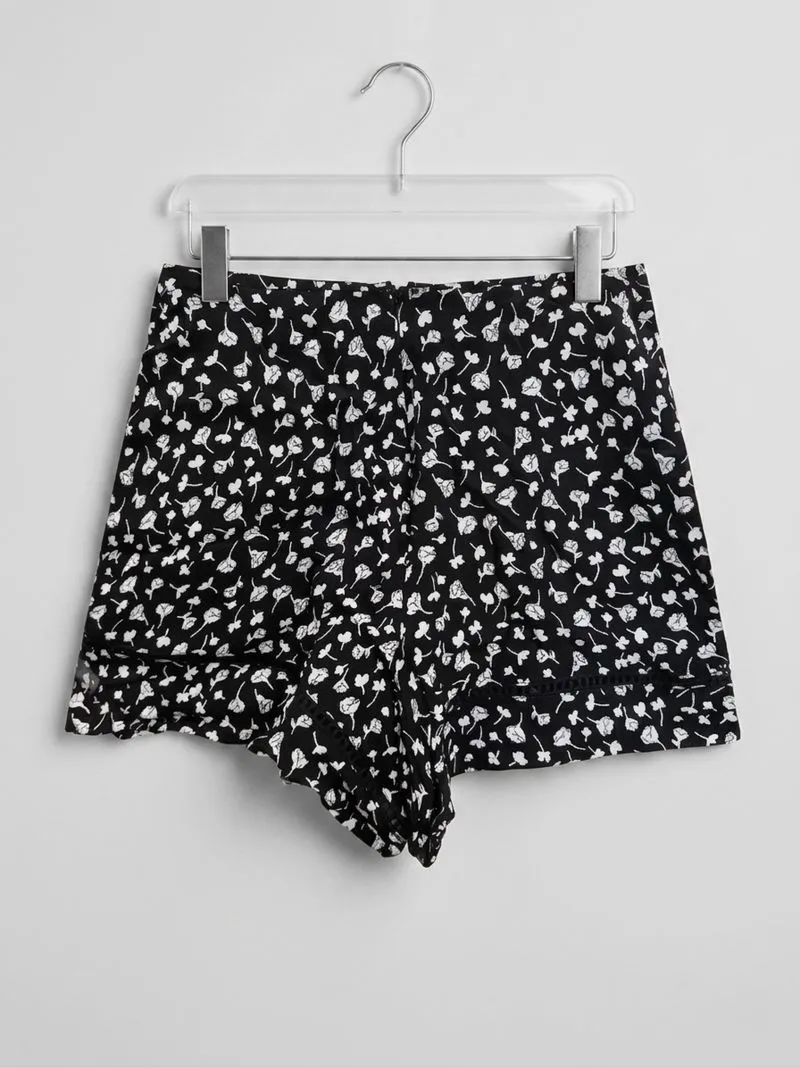 Black Flower Highwais shorts  photo 1