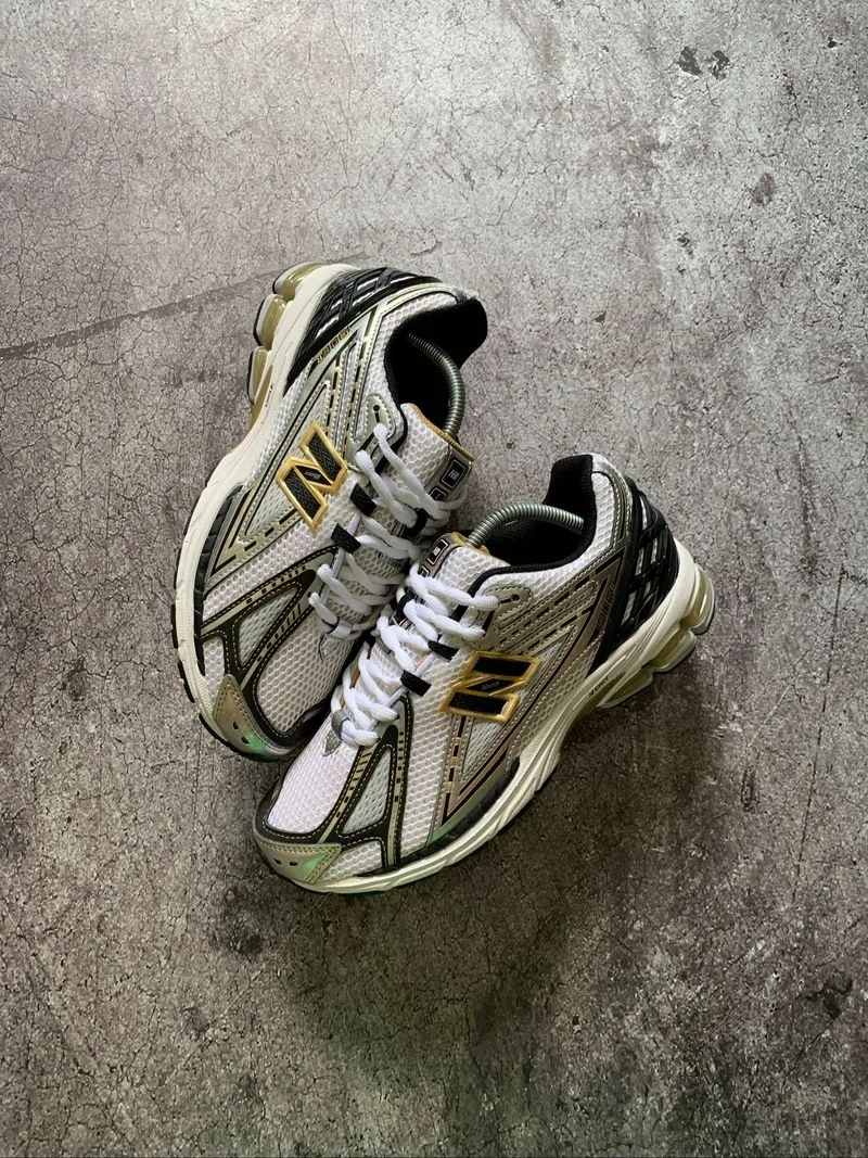 New Balance 1906R White Metallic Gold photo 1