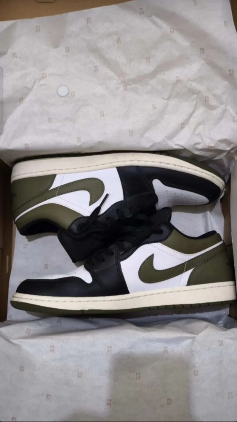 Nike AJ1 Low Medium Olive photo 1