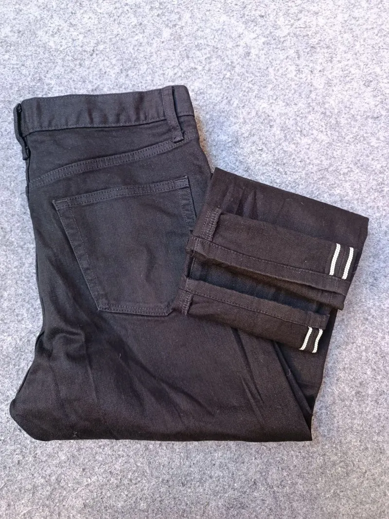 UNIQLO SELVEDGE UKURAN 32  photo 1