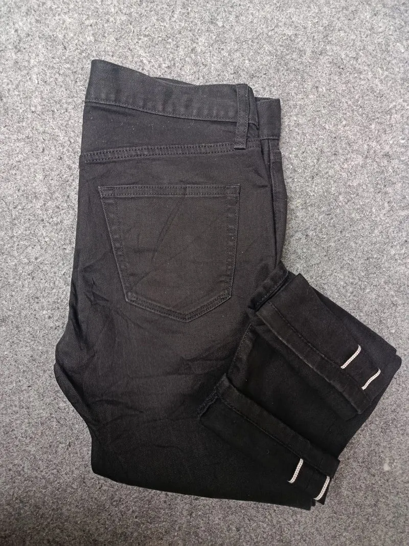UNIQLO SELVEDGE UKURAN 30  photo 1