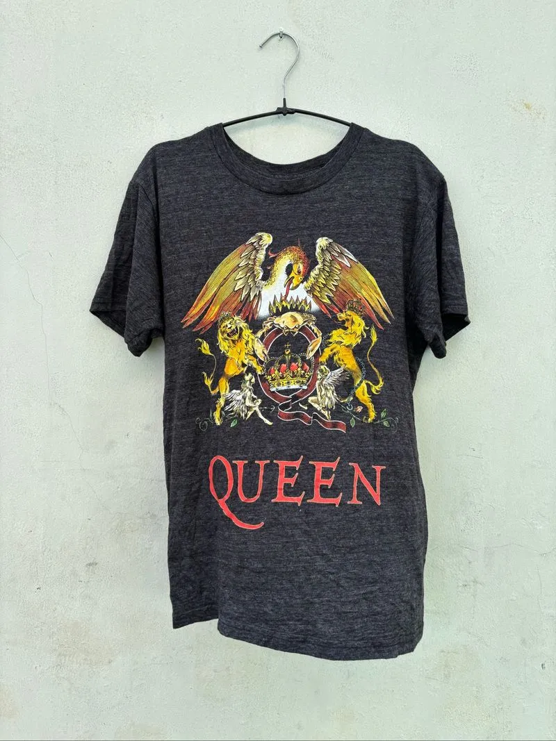 kaos queen photo 1