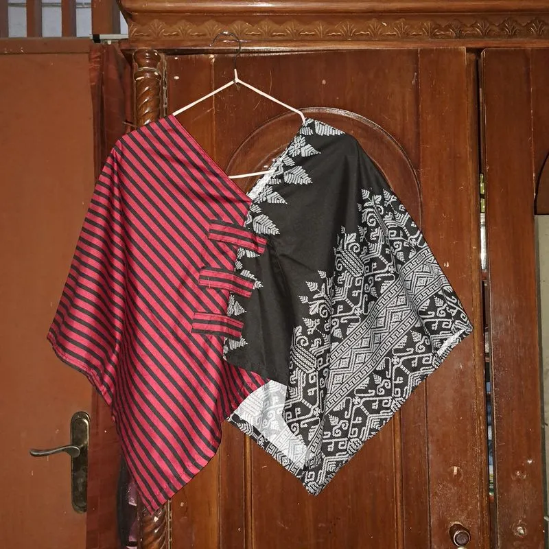 Blouse wanita batik photo 1