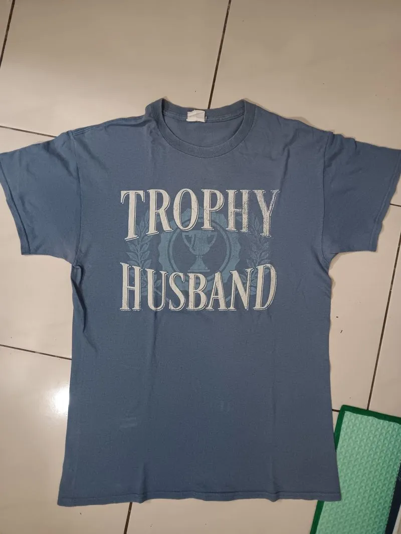 Kaos 2000s Thropy Husband photo 1