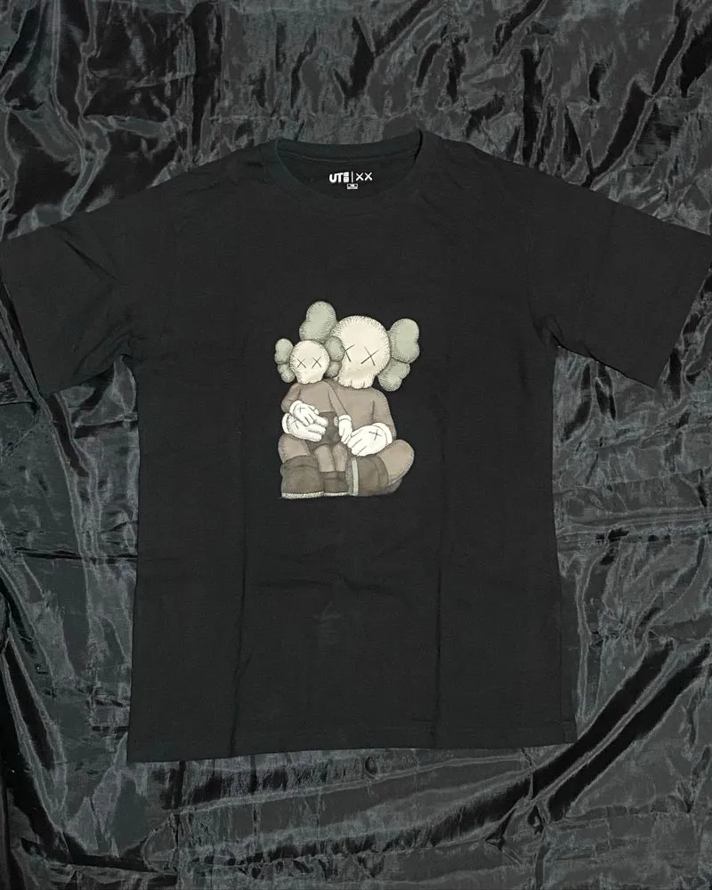 uniqlo x kaws kids size 160 photo 1