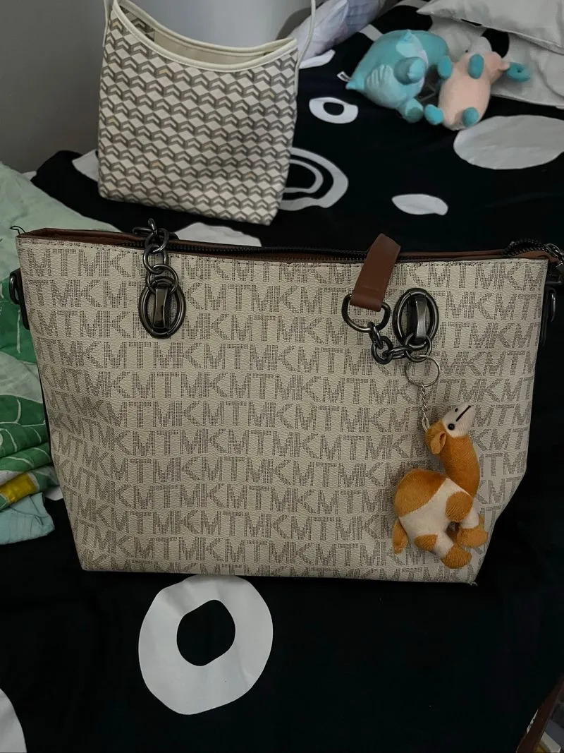 Tas Tote MOCO Preloved Motif Logo Cokelat Krem Like New photo 1
