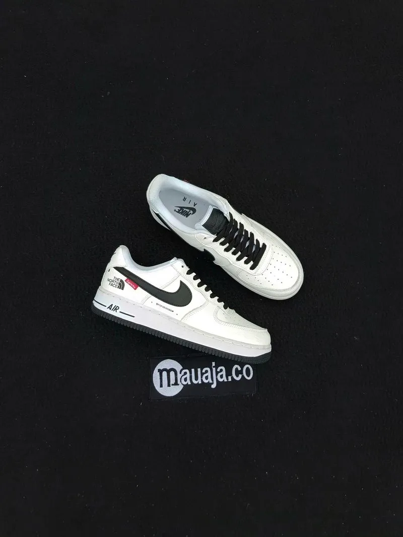 Nike Air Force 1 x Supreme x The North Face photo 1