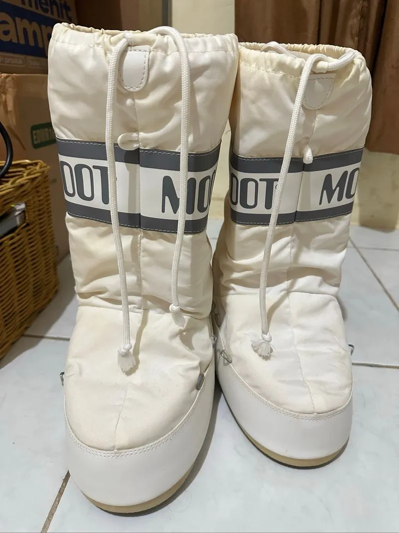 Winter Moon Boot White High 39-41 photo 1