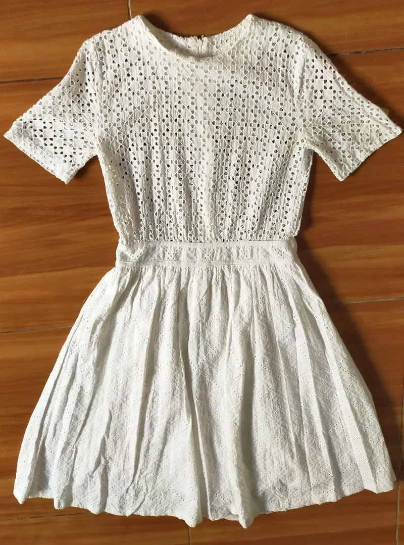 Dress broklat bolong putih korea photo 1