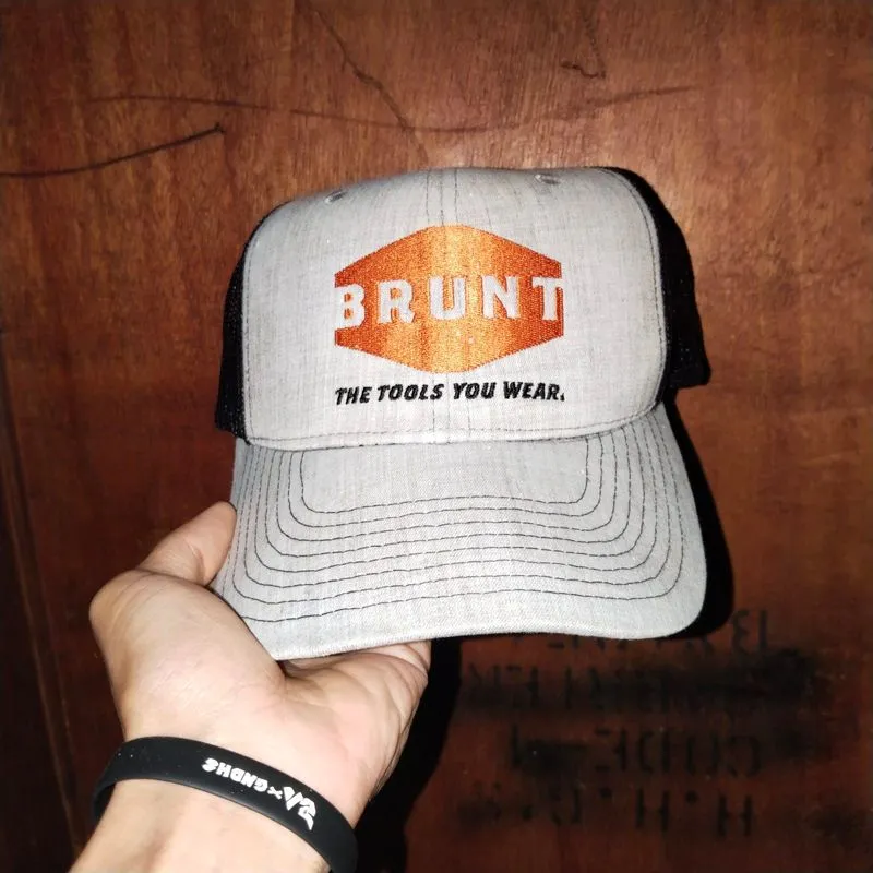 TOPI TRUCKER BRUNT photo 1