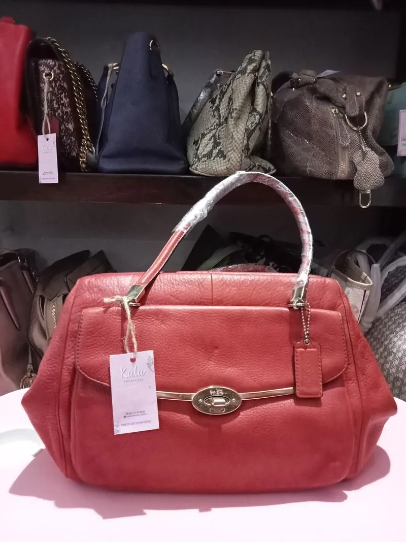 Coach Casual Shoulder bag Wanita red photo 1