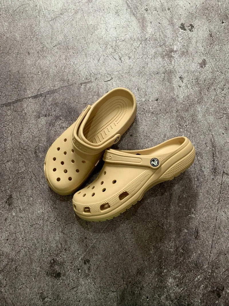 Sendal Crocs Classic Clog photo 1