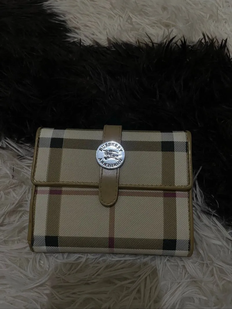 Dompet Burberry photo 1