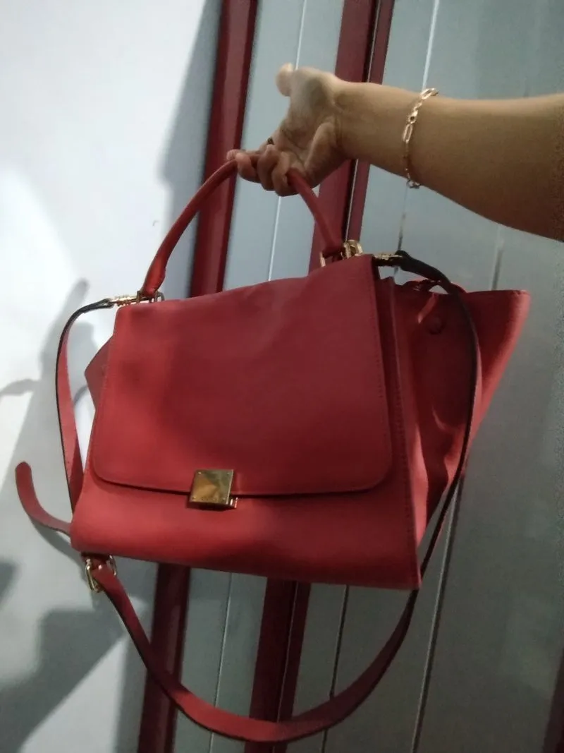 Tas Sling Celine Warna Merah photo 1