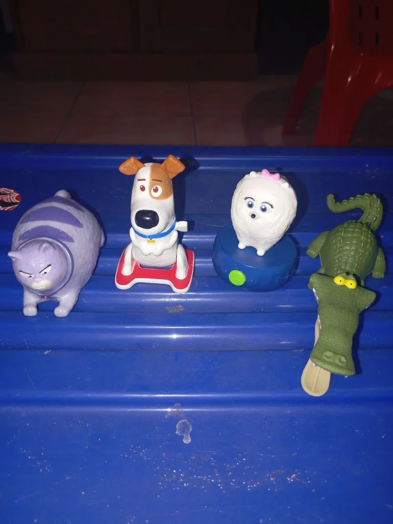 Mainan mcd pets photo 1