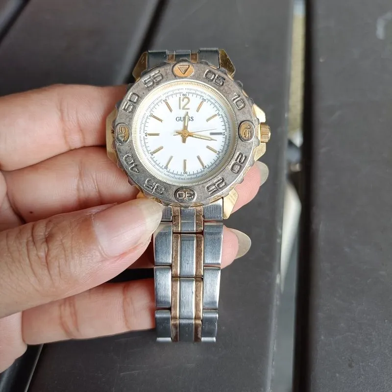 Guess Jam tangan wanita
Jam analog photo 1