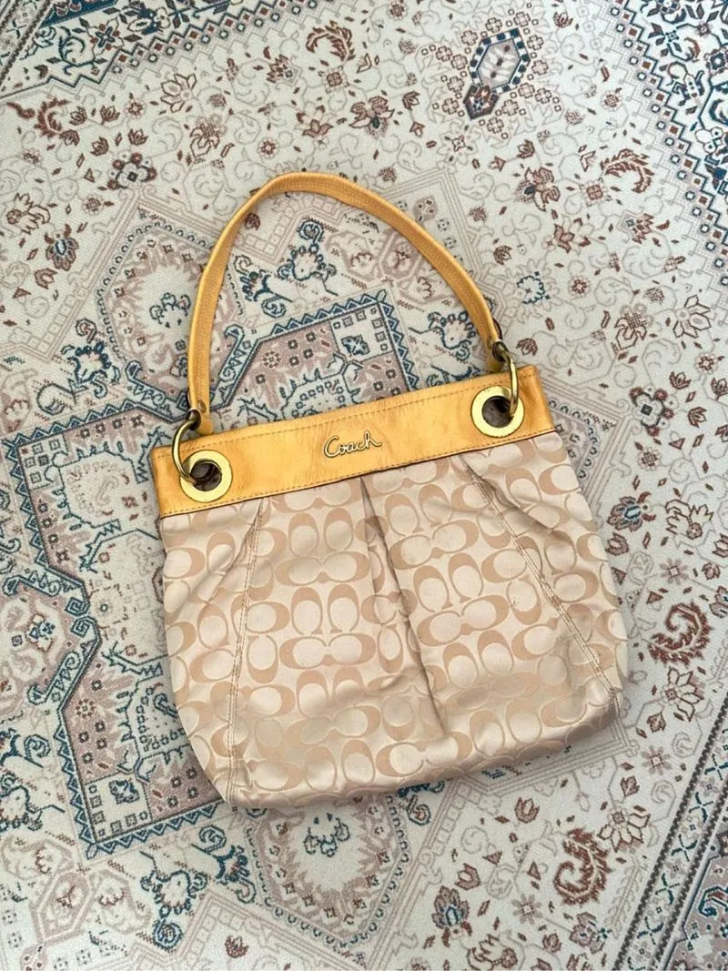 Vintage coach signature ashley yellow shoulder photo 1
