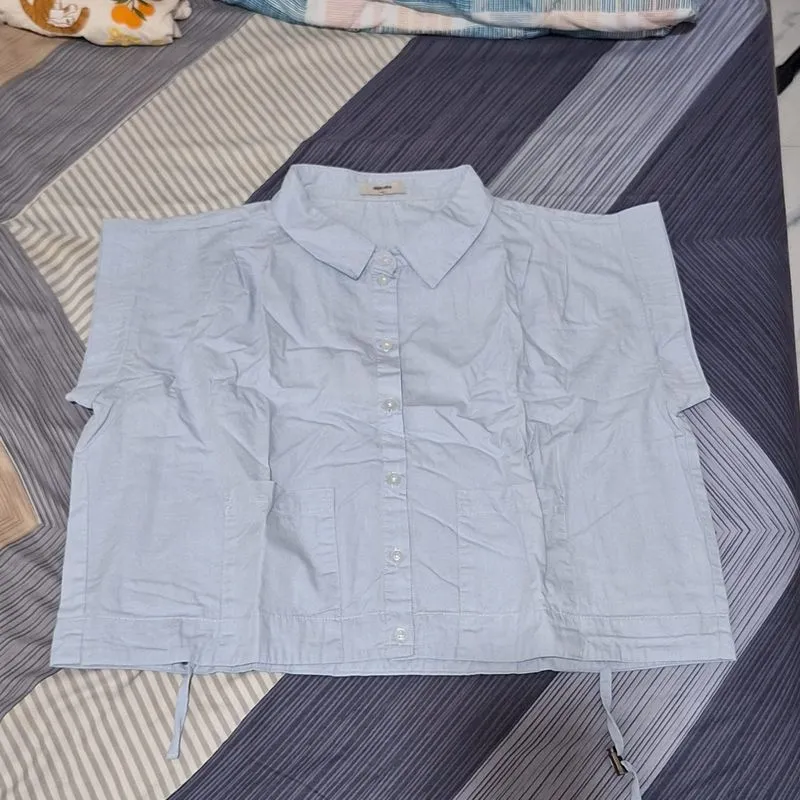 Kemeja crop serut biru wanita photo 1