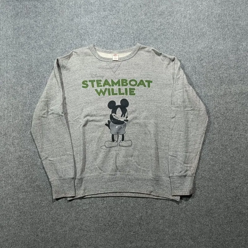 UNIQLO X DISNEY sweater crewneck  photo 1