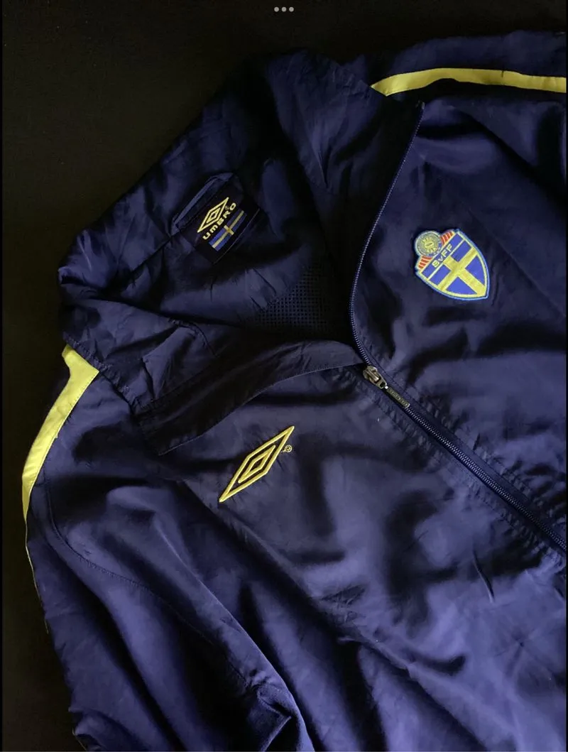 Umbro Casual Windbreaker Pria yellow navy photo 1
