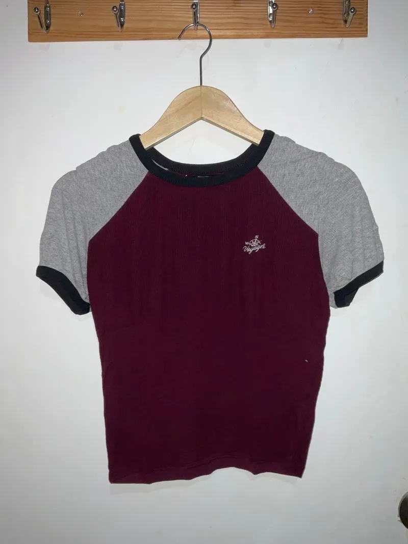 Bershka Streetwear Casual T-shirt Wanita burgundy photo 1