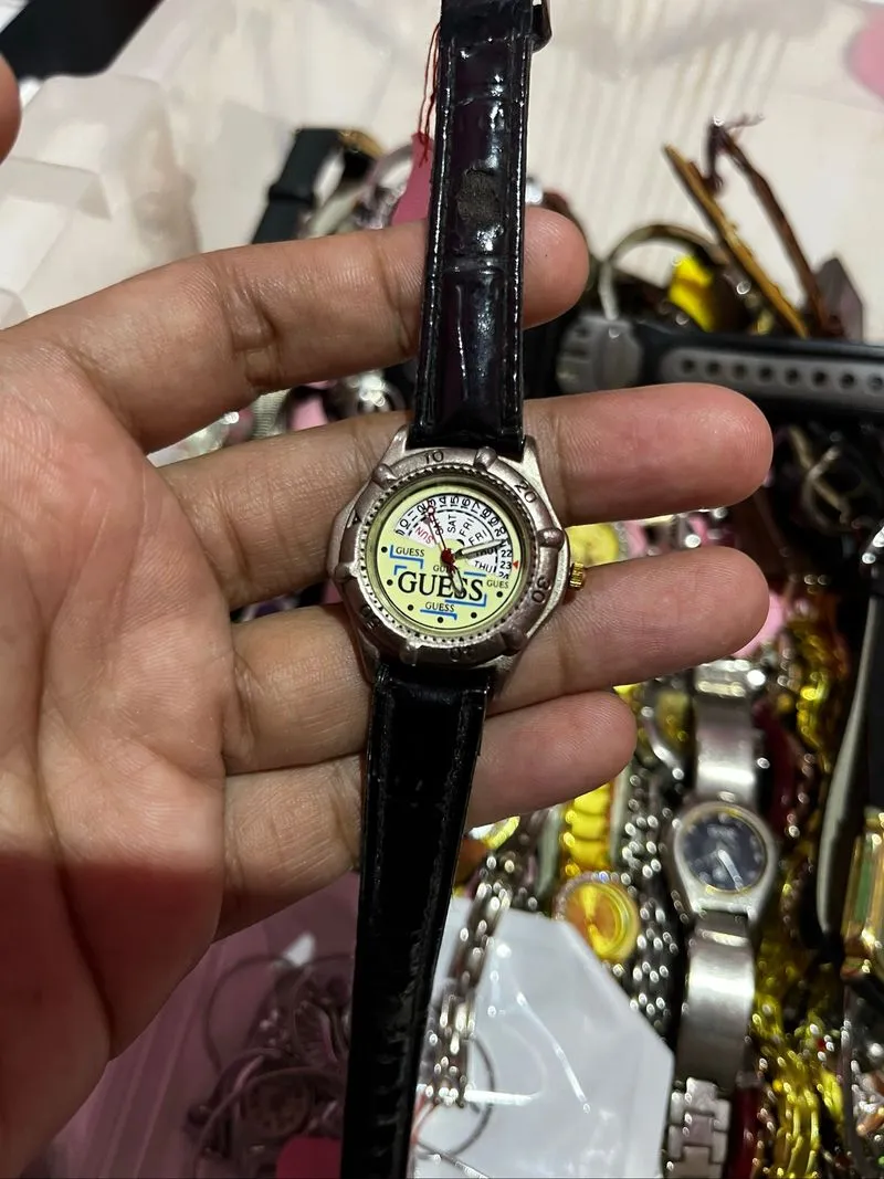 Vintage Y2K GUESS watch photo 1