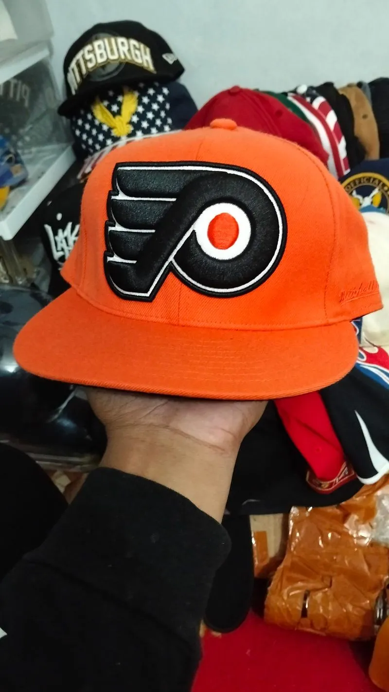 Philadelphia Nhl x Mitchell & ness 7.1/4 photo 1