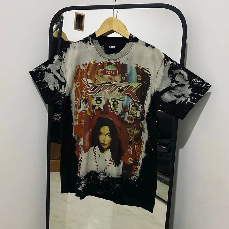 Kaos Björk Graphic – Vintage Mosquitohead Tee photo 1